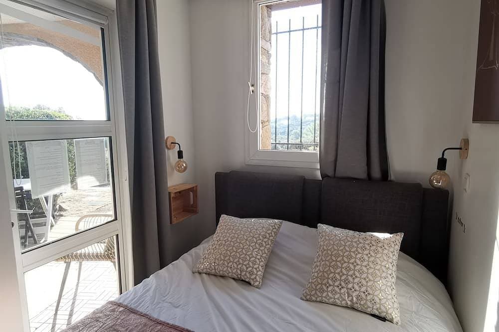Foto 4 von 30: Exceptional Sea View - Jacuzzi - Garden - Air conditioning - Fiber at Cap Esterel