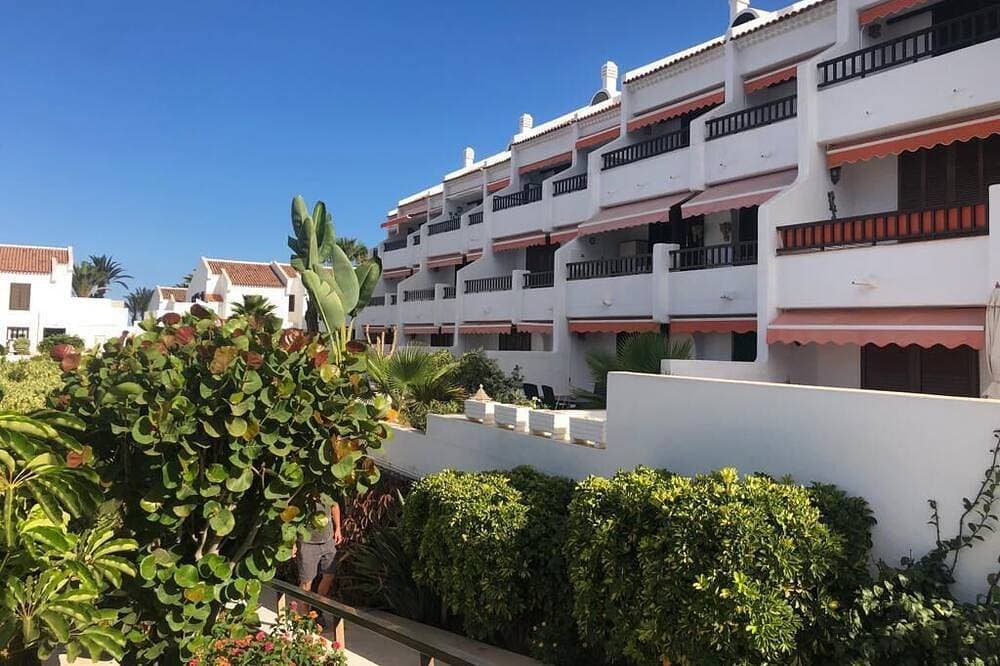 Foto 5 von 30: Parque Santiago 1-2 bed 2 bath-sea front-Pool view. step free access.