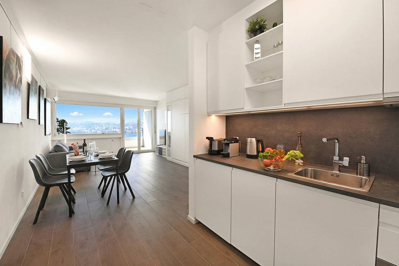 Foto 4 von 23: View and Art | Panoramic Lake View Studio, Lugano
