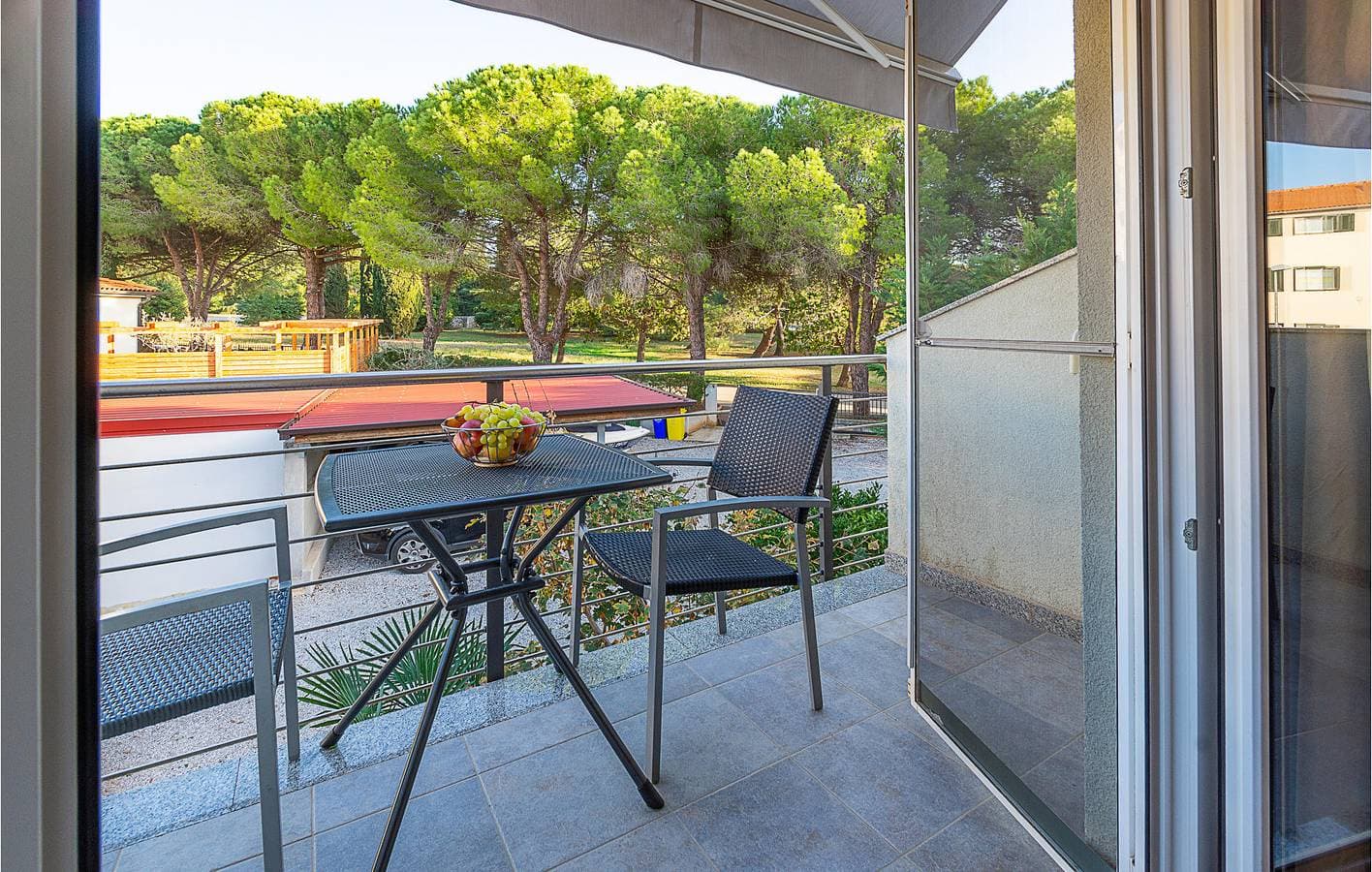 Foto 4 von 20: Charmantes Apartment mit WLAN und Terrasse, in der Nähe des Strandes Bijela