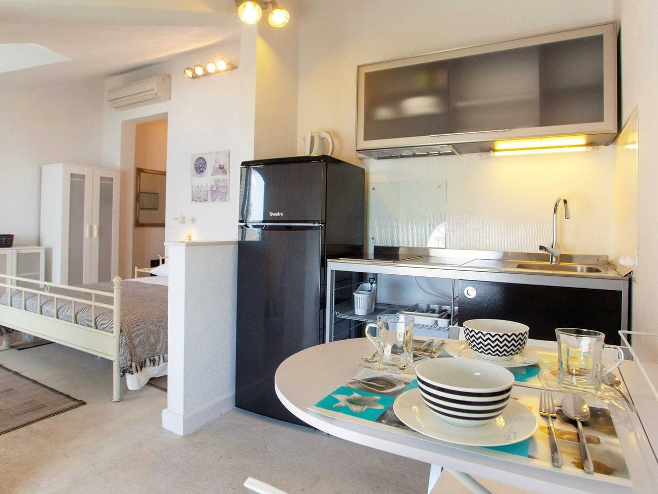 Apartments & Room Vesna - Studio Apartment with Terrace and Sea View 1