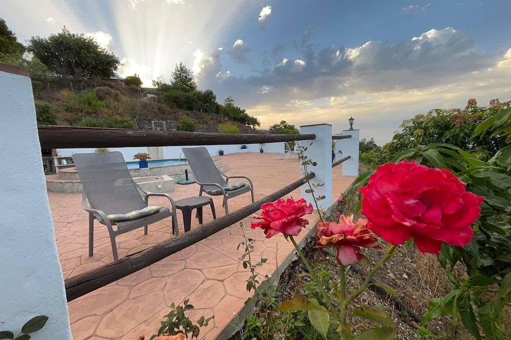 Bauernhaus mit WiFi, Pool, Terrasse, Meer- und Bergblick Cr / Ma / 00776 1