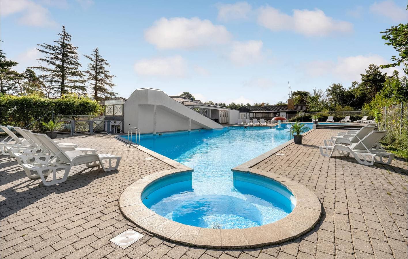 Foto 3 von 23: Ferienhaus für 4 Personen mit Pool