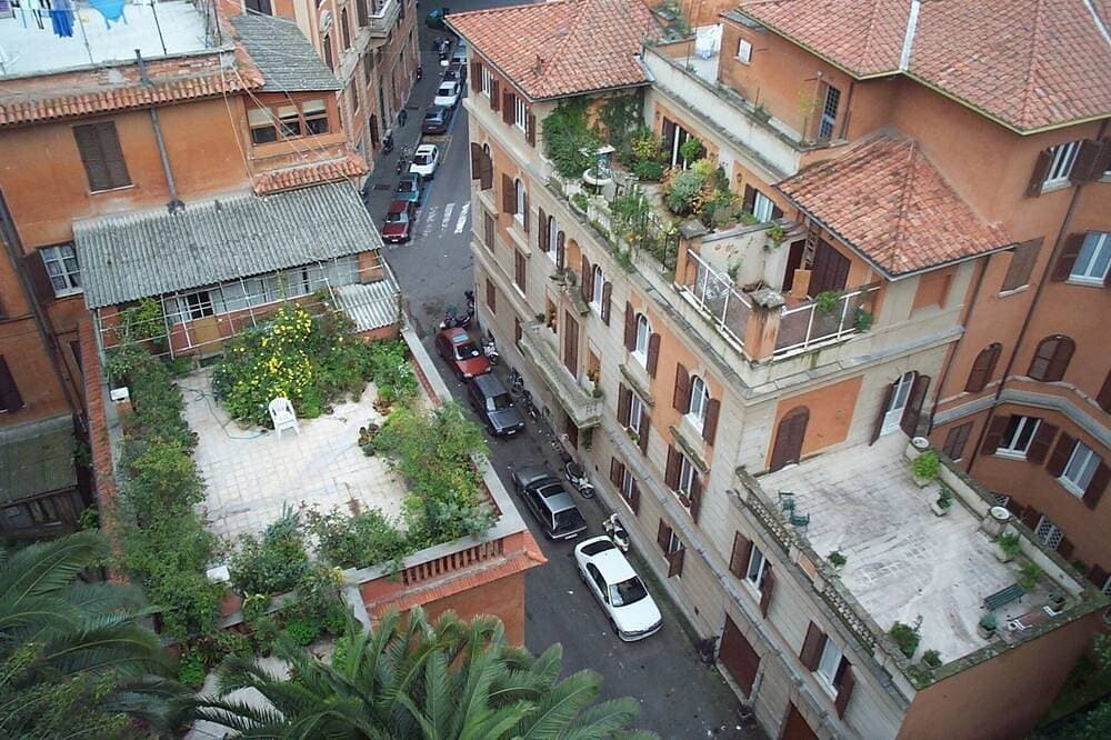 Foto 9 von 23: Rom-Trastevere Balkon Ideal gelegen. Internet. Alles zu Fuß erreichbar