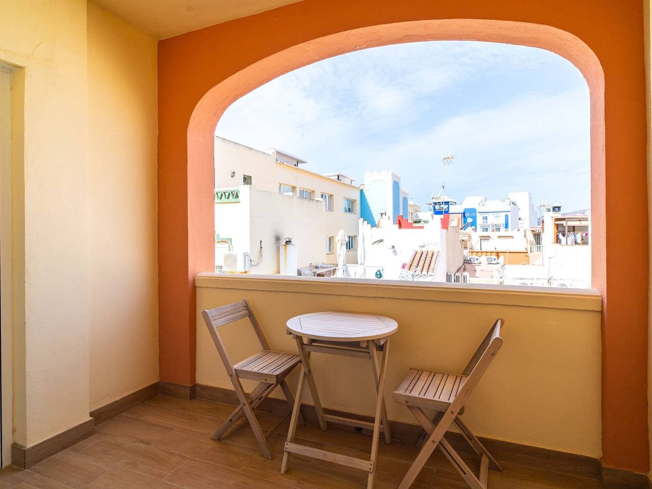 Foto 5 von 33: Renovierte Wohnung 100m vom Strand, 2 Schlafzimmer, Klimaanlage, voll ausgestattete Küche