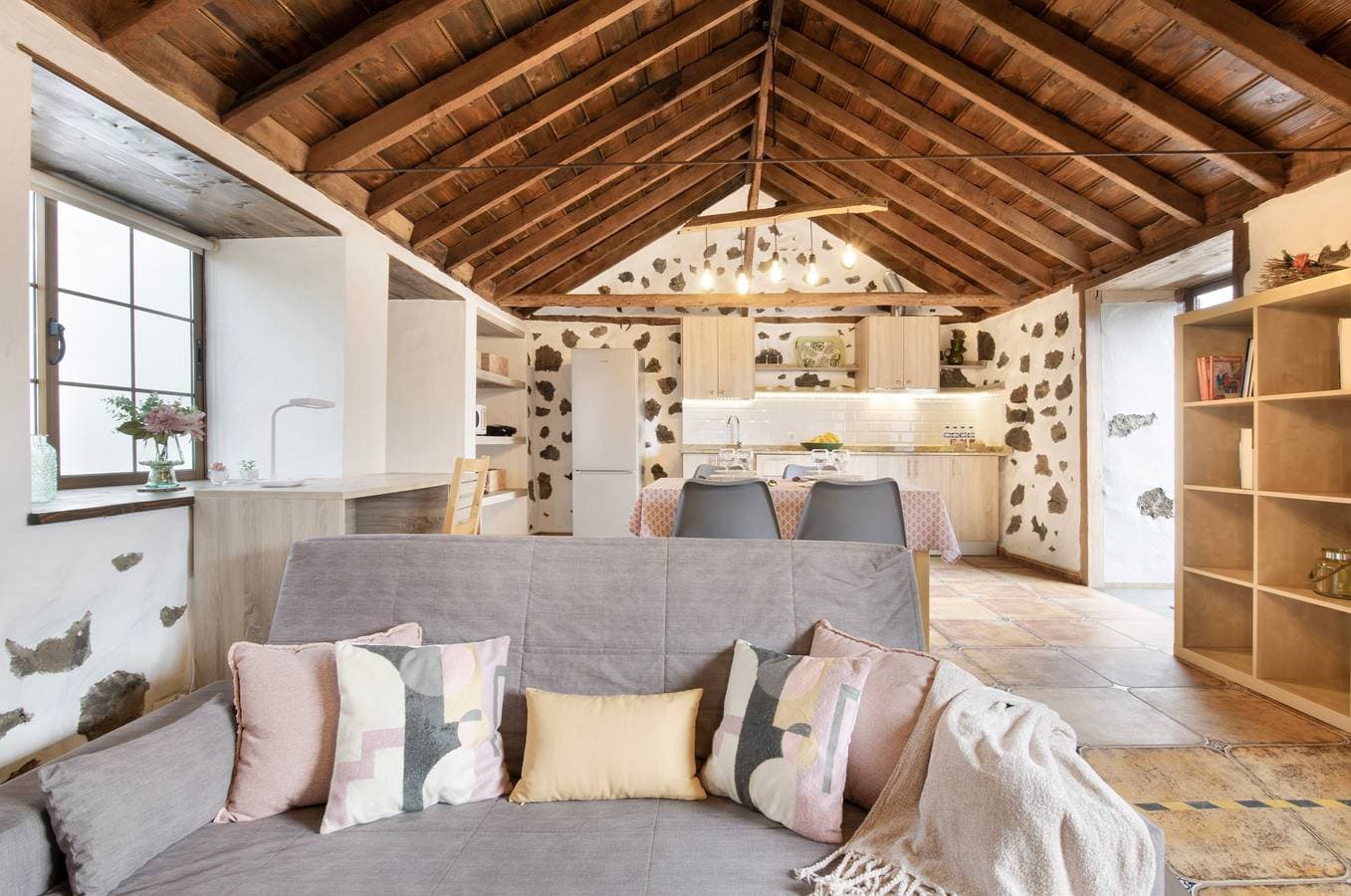 Foto 8 von 25: Ferienhaus 'Estudio Bibi' mit Bergblick und privater Terrasse