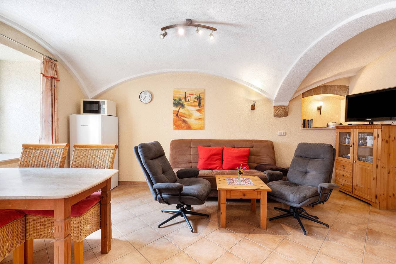 Foto 5 von 21: Ferienwohnung '2' mit Gemeinschaftsterrasse, Gemeinschaftsgarten und Wi-Fi