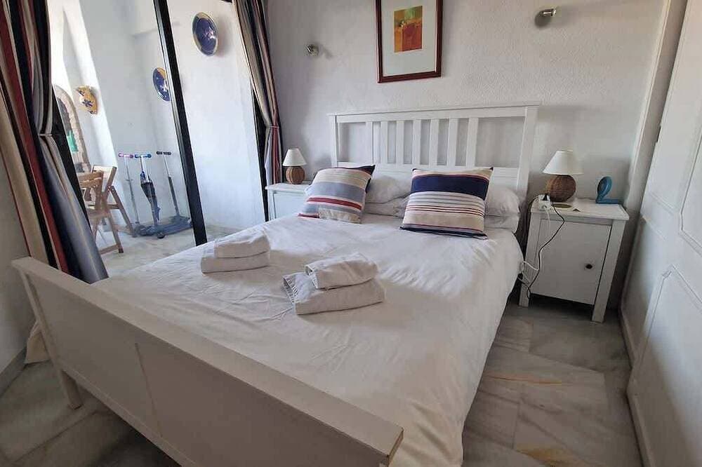Foto 3 von 30: Condo with Pool & Mediterranean Views