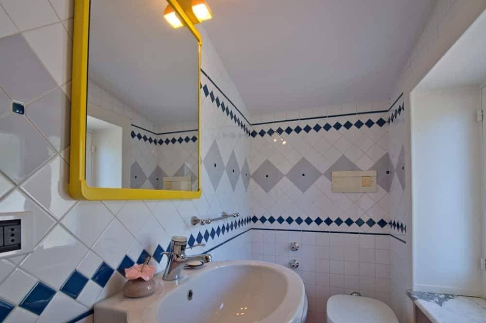 Foto 10 von 30: Tolle Aussicht der Villa, privater Pool und einfacher Zugang zum Garten, 1 km. von Ravello, Parkplatz