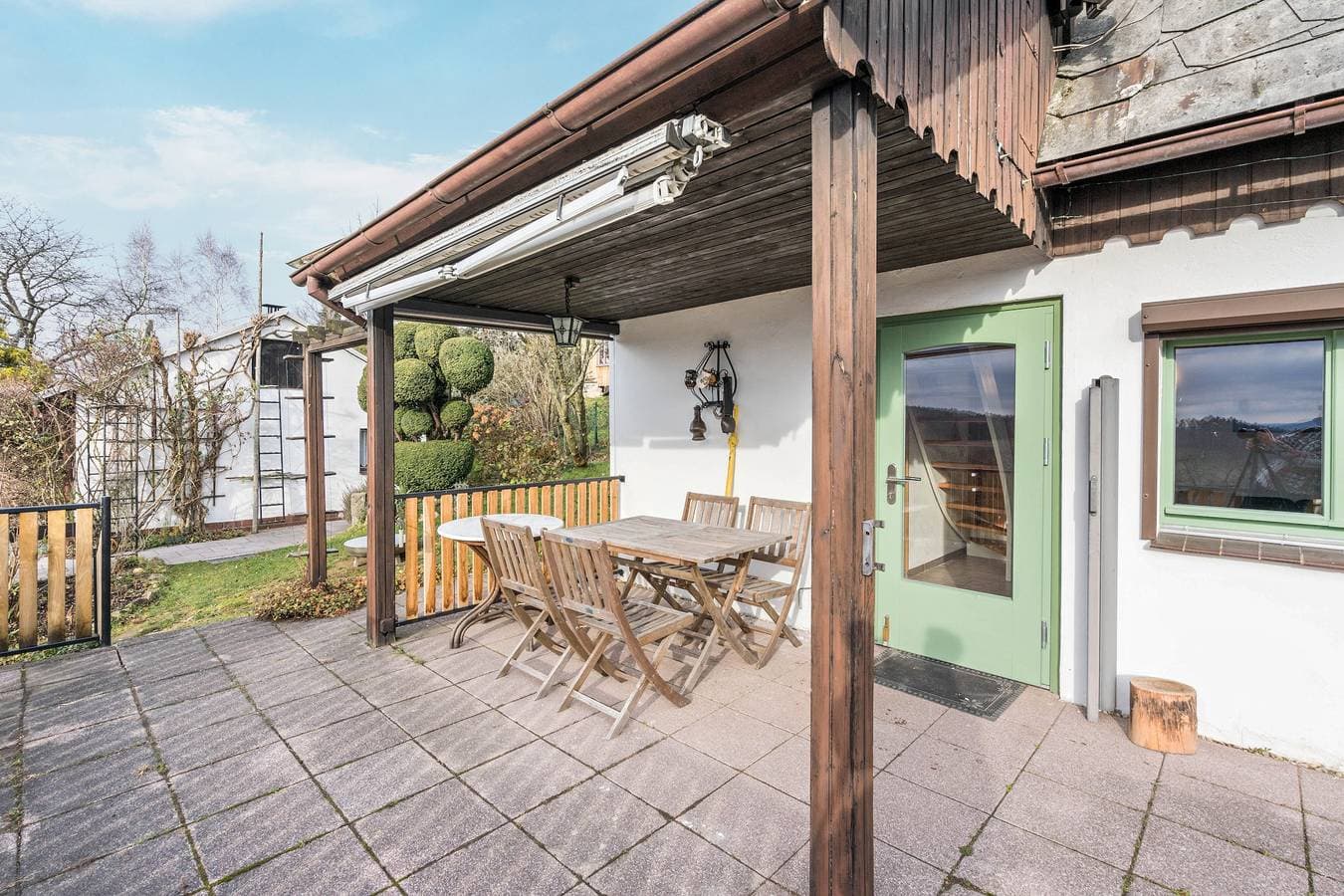 Foto 3 von 23: Kleines Ferienhaus Kirschallee mit Bergblick, privater Terrasse und gemeinsamem Garten