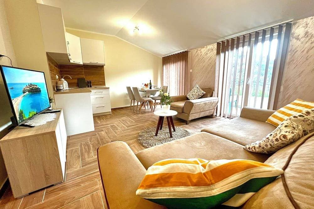 Foto 8 von 30: Spacious 4-bedroom house with infinity pool for relaxing in lovely Herceg Novi