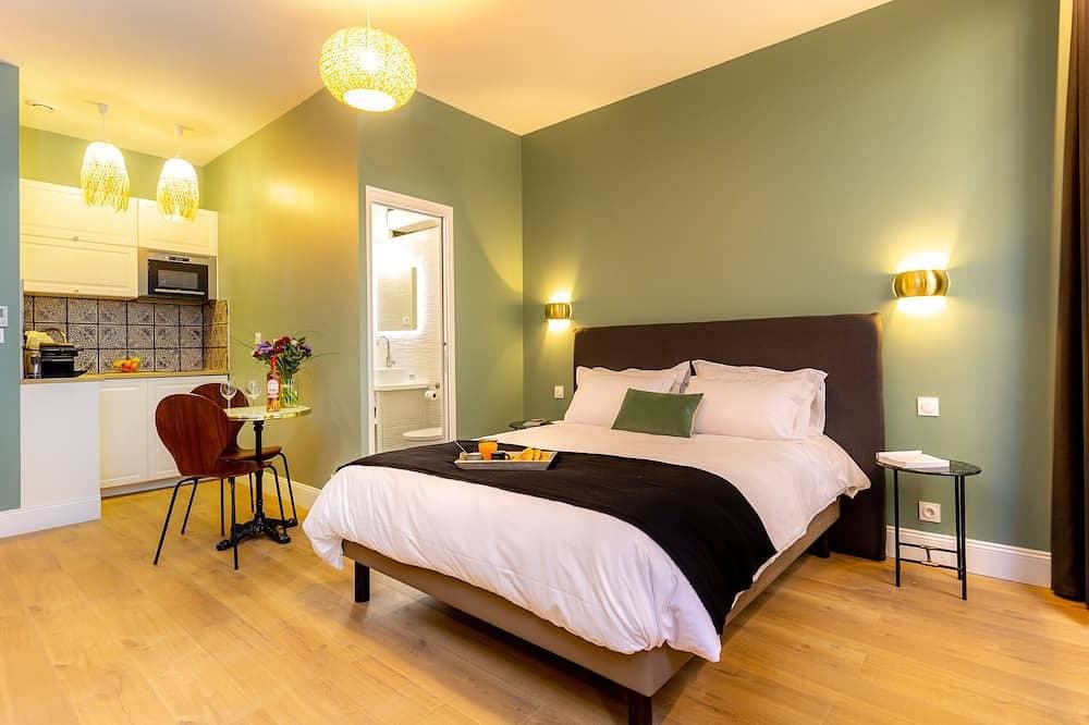 Apartment-Superior-Nasszelle-Strassenblick-D8 Palmiers 1