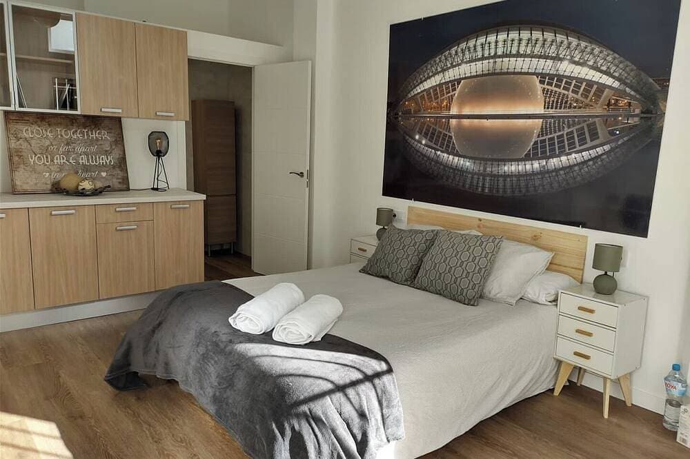 Foto 9 von 19: New apartment in the heart of Valencia, next to the vibrant Plaza del Cedro....