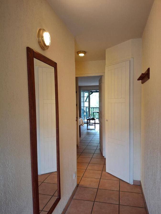 Appartement avec piscine et wifi SJPP UHART CIZE 1