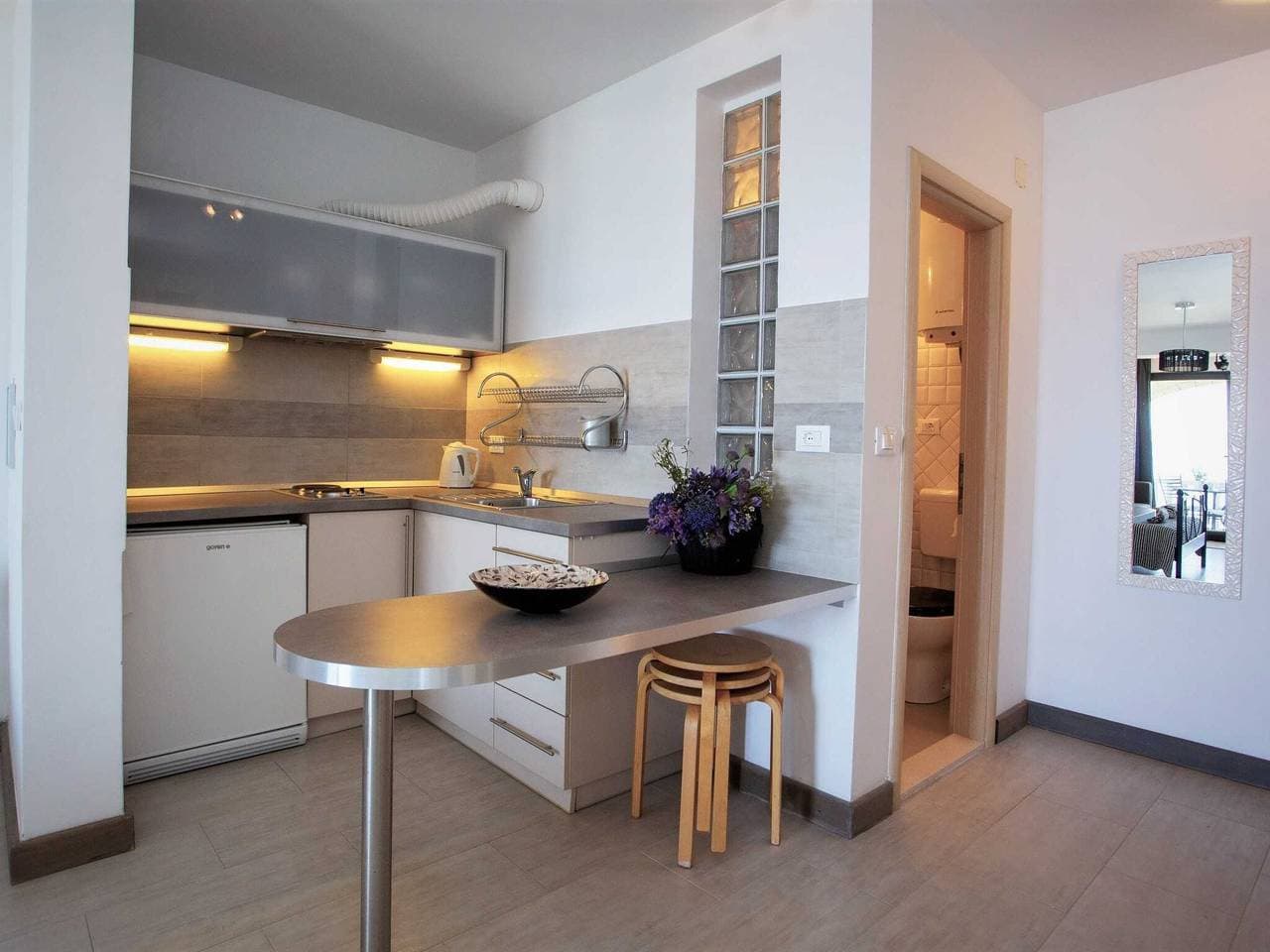 Apartments & Room Vesna - Studio Apartment with Sea View 1