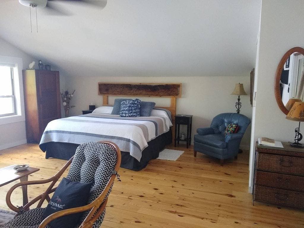 Foto 11 von 50: Neues, abgelegenes Ferienhaus in Spencer Bay, Lake Catherine, nur wenige Minuten von Track & Town entfernt