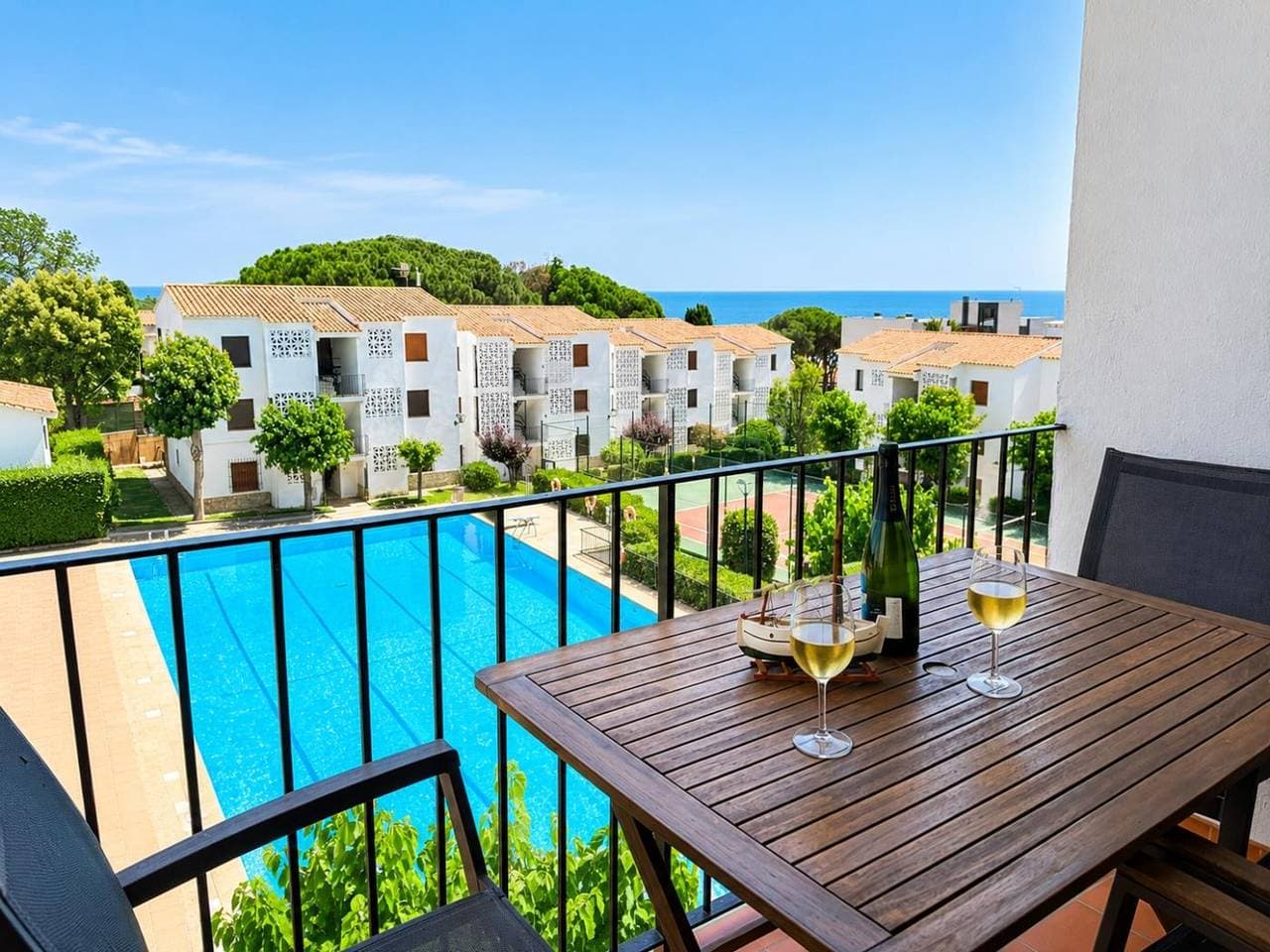 Calella Wohnung mit Pool, Tennis, Meerblick, nahe Strand 1