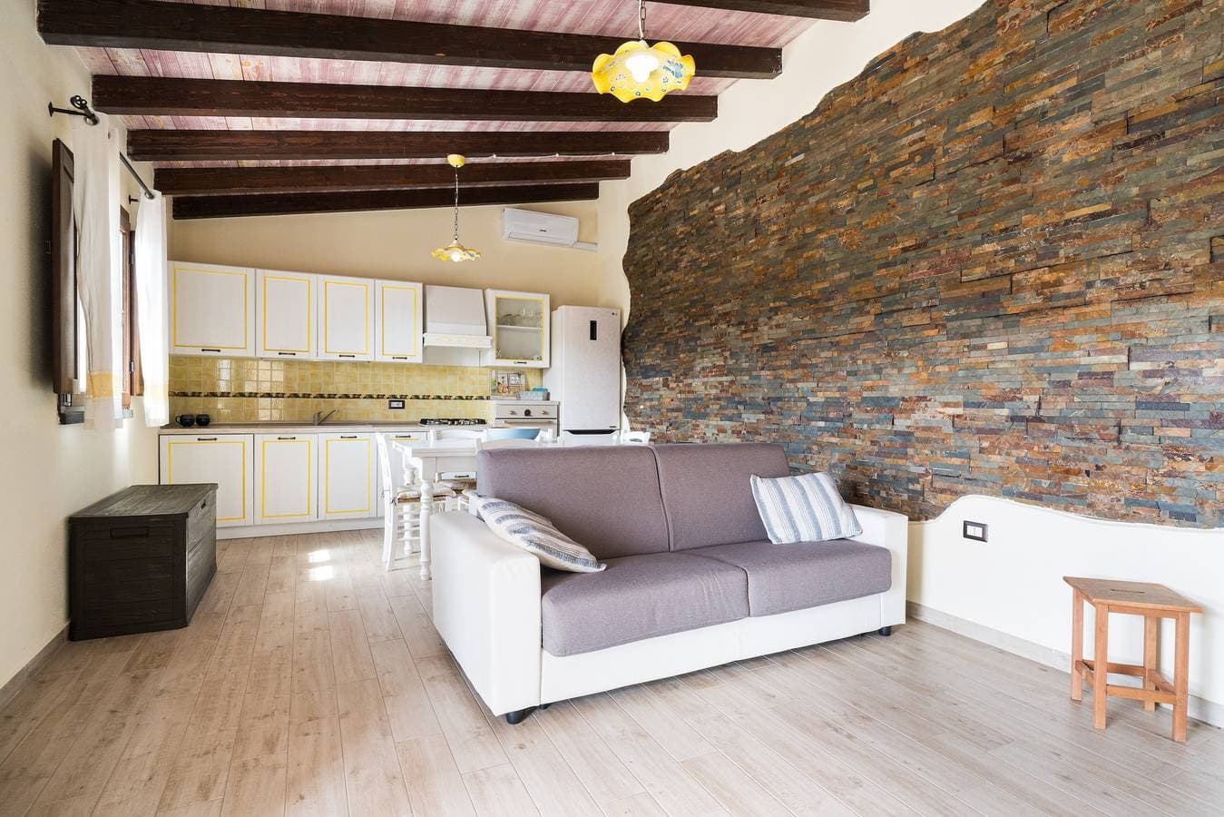 Foto 4 von 23: Ferienhaus 'Casa Luna' mit Seeblick, WLAN und Klimaanlage