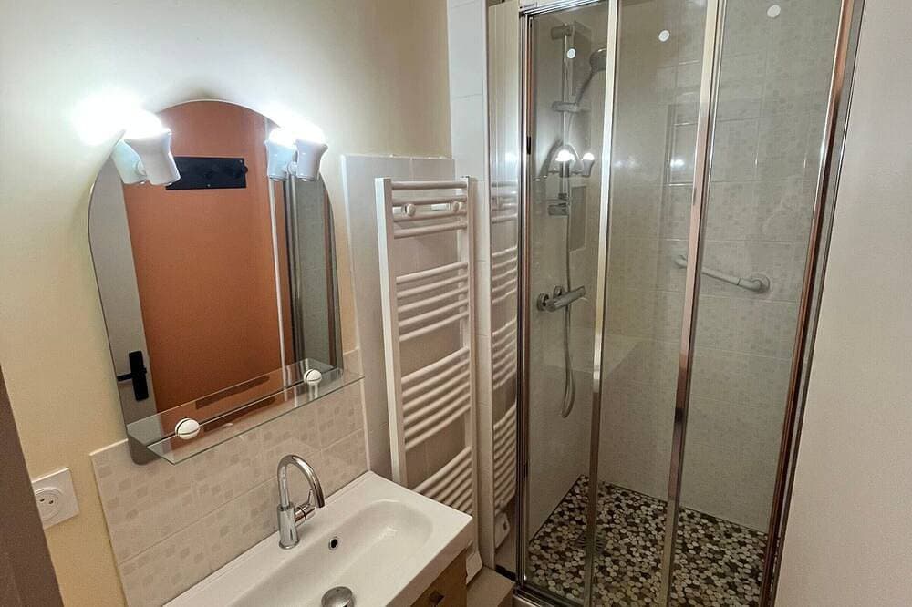 Foto 3 von 15: Renoviertes Studio mit Balkon, Privatparkplatz, nahe Pisten - 4 Pers