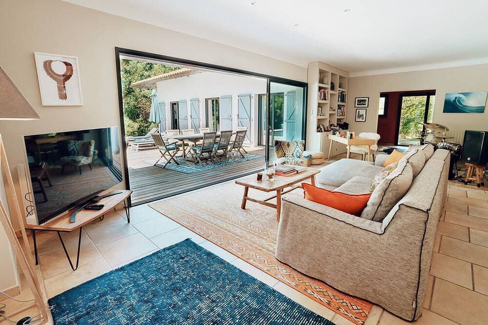 Foto 10 von 30: Villa in der Nähe von Biarritz, Schwimmbad, bewaldeter Park, 4 Schlafzimmer