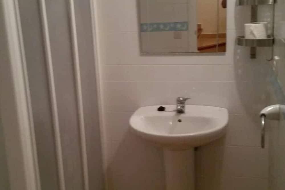 Foto 8 von 24: Very spacious bungalow with terrace, sea views, community pool and jacuzzi.