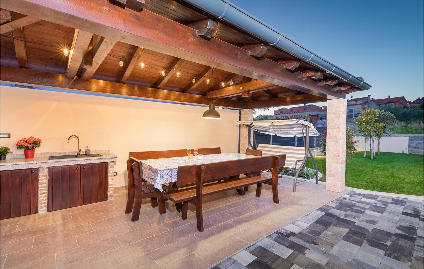 Foto 12 von 68: Geräumige Ferienwohnung mit Pool, WLAN und Parkplatz – 1,5 km vom Strand entfernt