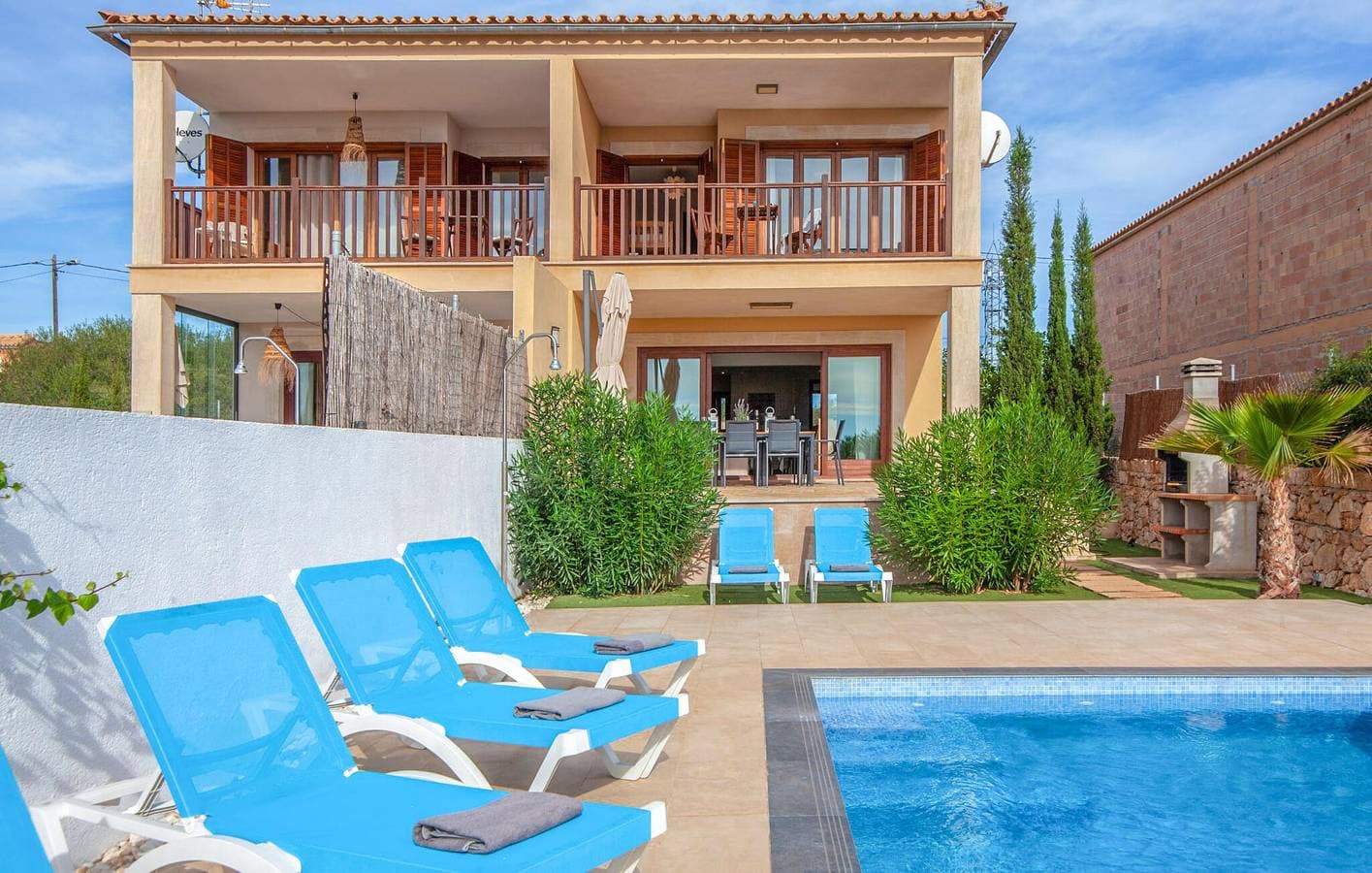 Foto 2 von 37: Apartment mit Meerblick, Pool, Terrasse und AC - 2,5 km zum Strand Cala Pi