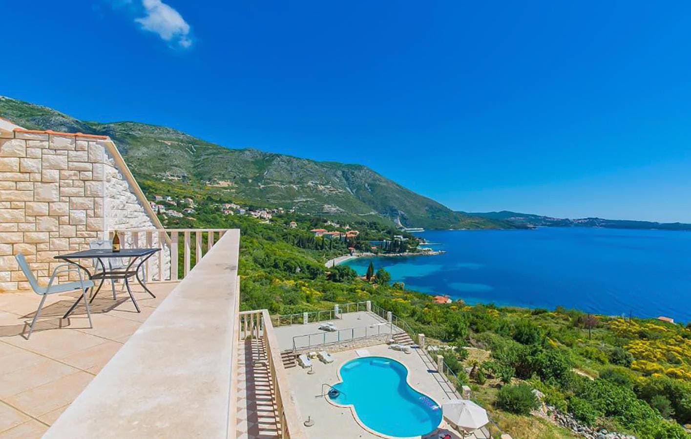 Foto 9 von 20: Apartment mit Meerblick, Pool, Terrasse und nur wenige Schritte vom Strand entfernt