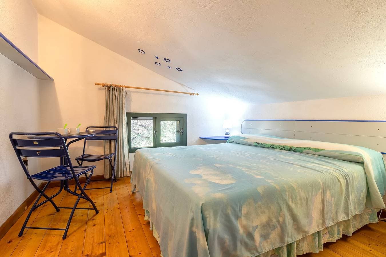 Foto 11 von 28: Ferienwohnung 'Monolocale' mit Meerblick, privatem Garten und Klimaanlage