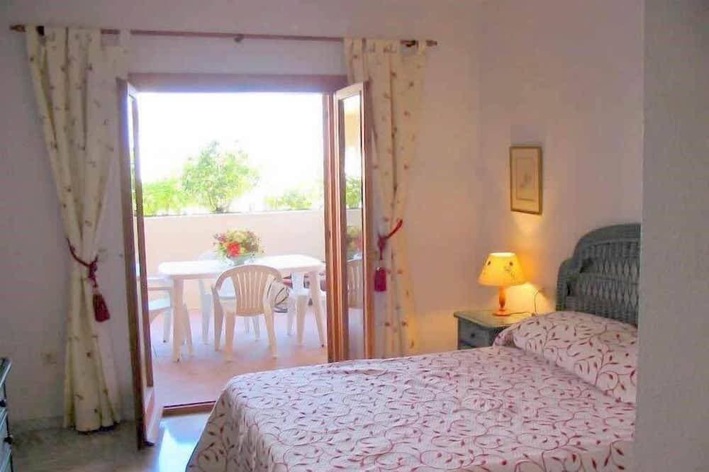 Foto 2 von 28: Gut ausgestattete 2 Schlafzimmer, 2 Badezimmer Apartment im Poolbereich