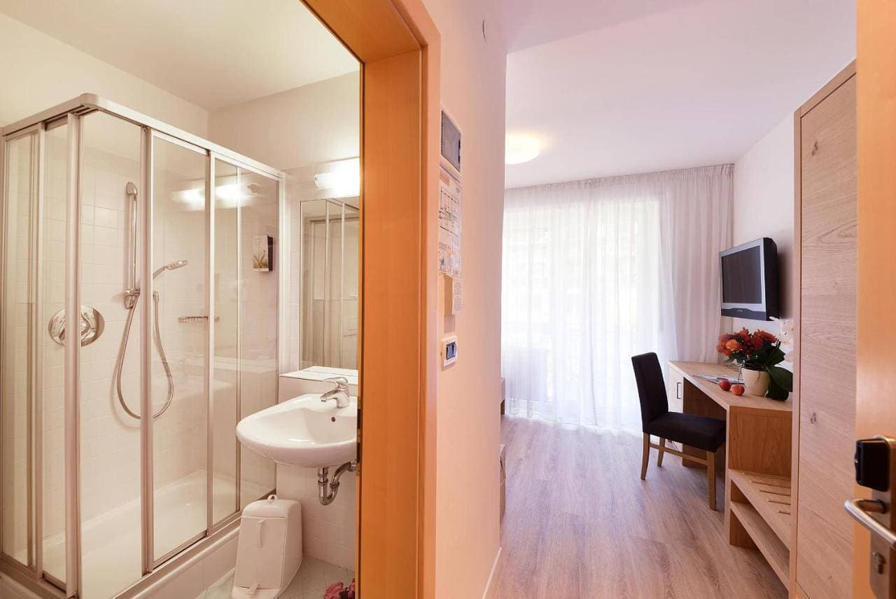 Foto 10 von 11: Double Room with Balcony