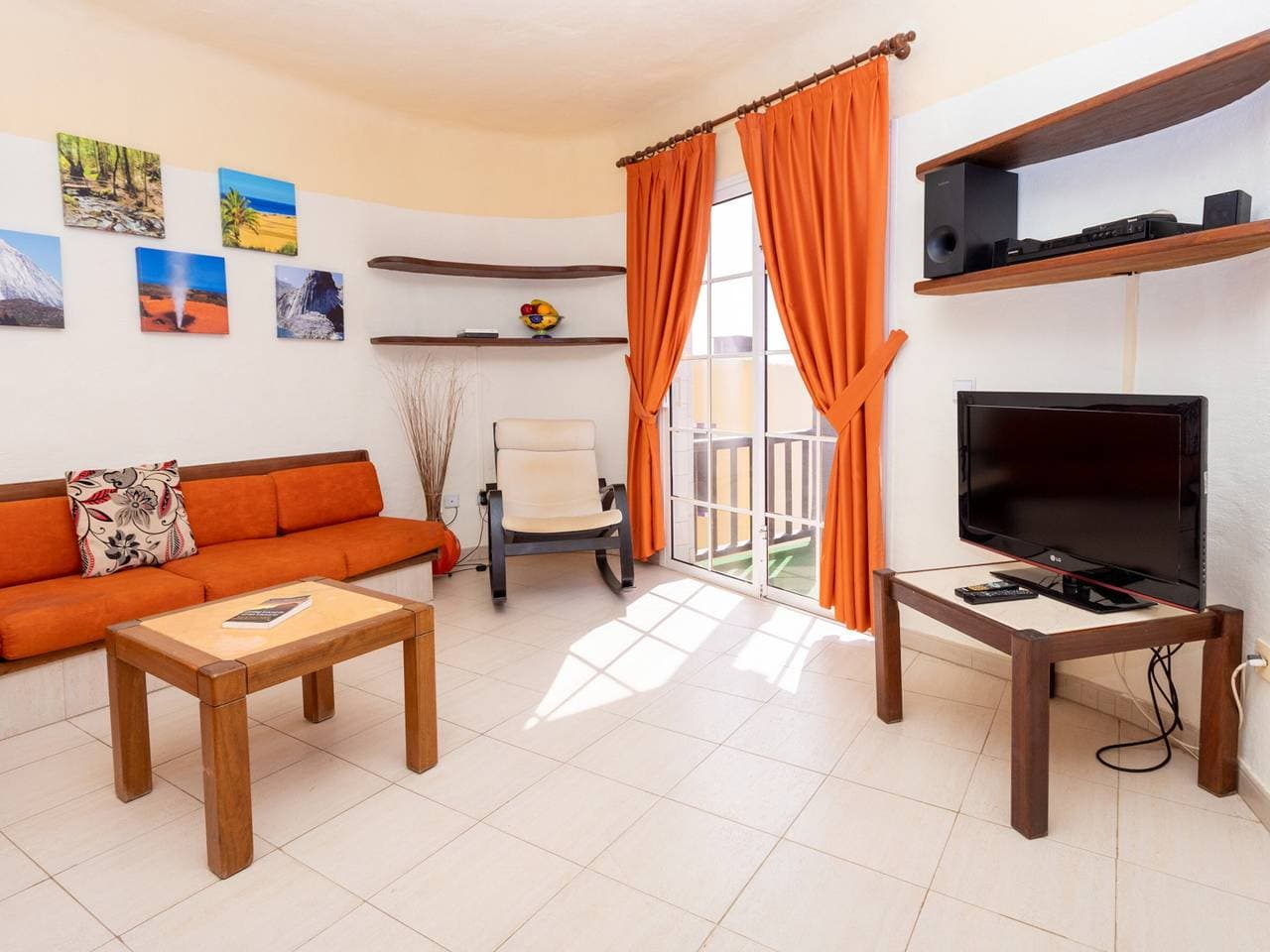 Foto 7 von 36: Ferienhaus mit 2 Schlafzimmern, Balkon und beheiztem Pool