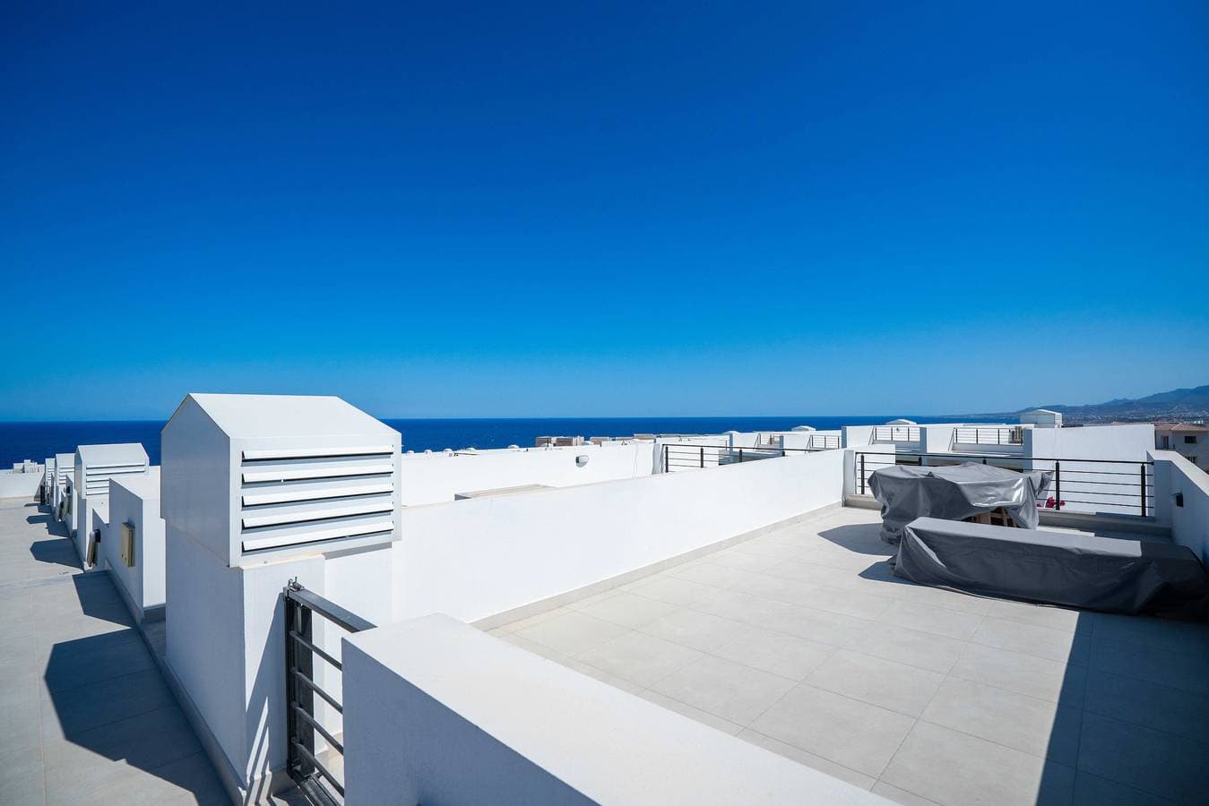 Foto 5 von 6: C15 Ferienwohnung Pearl Island mit Blick auf die Berge