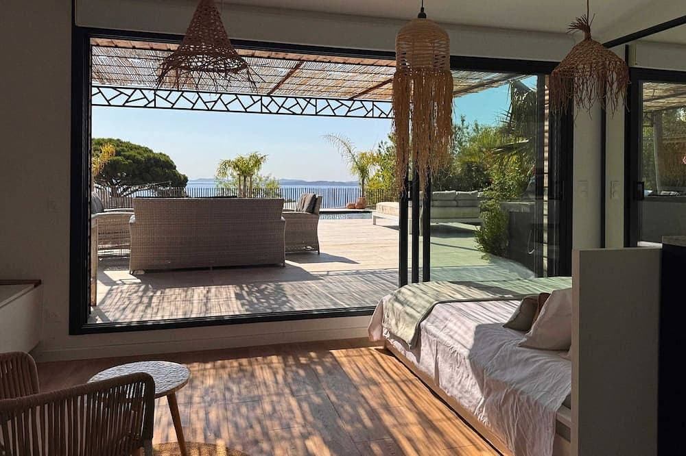 Foto 7 von 15: Secret cove, a private sea view suite, between garden, pool and beach.