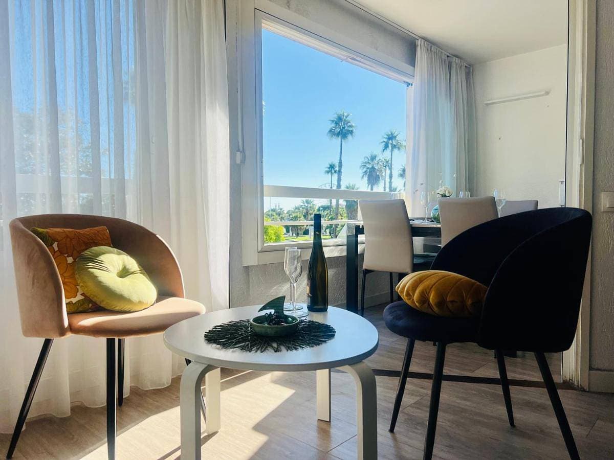 Bel appartement Port Vauban à 100m des plages 1