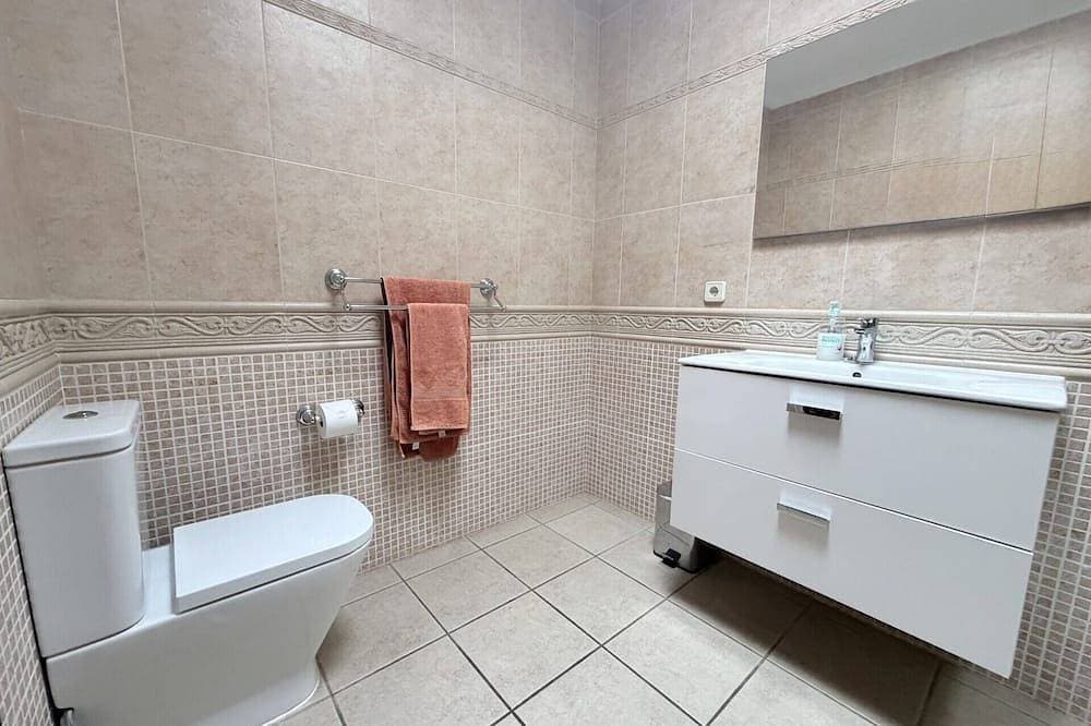 Foto 5 von 16: Villa mit zwei Schlafzimmern, mit privatem beheiztem Pool, Wifi, Parque Del Rey Playa Blanca