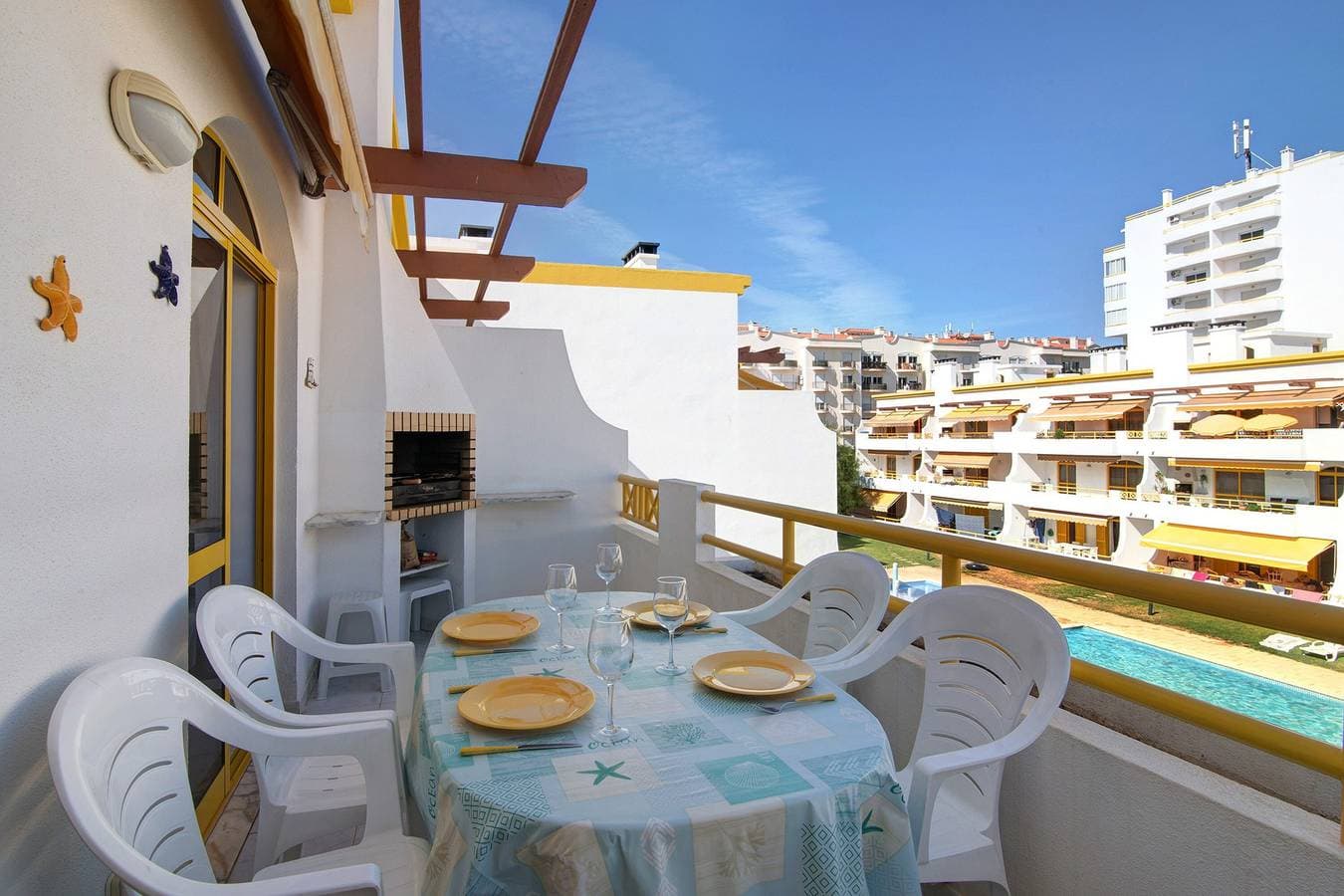 Foto 3 von 24: Ferienwohnung "Vila Mar Azul" mit Balkon, Gemeinschaftspool und WLAN