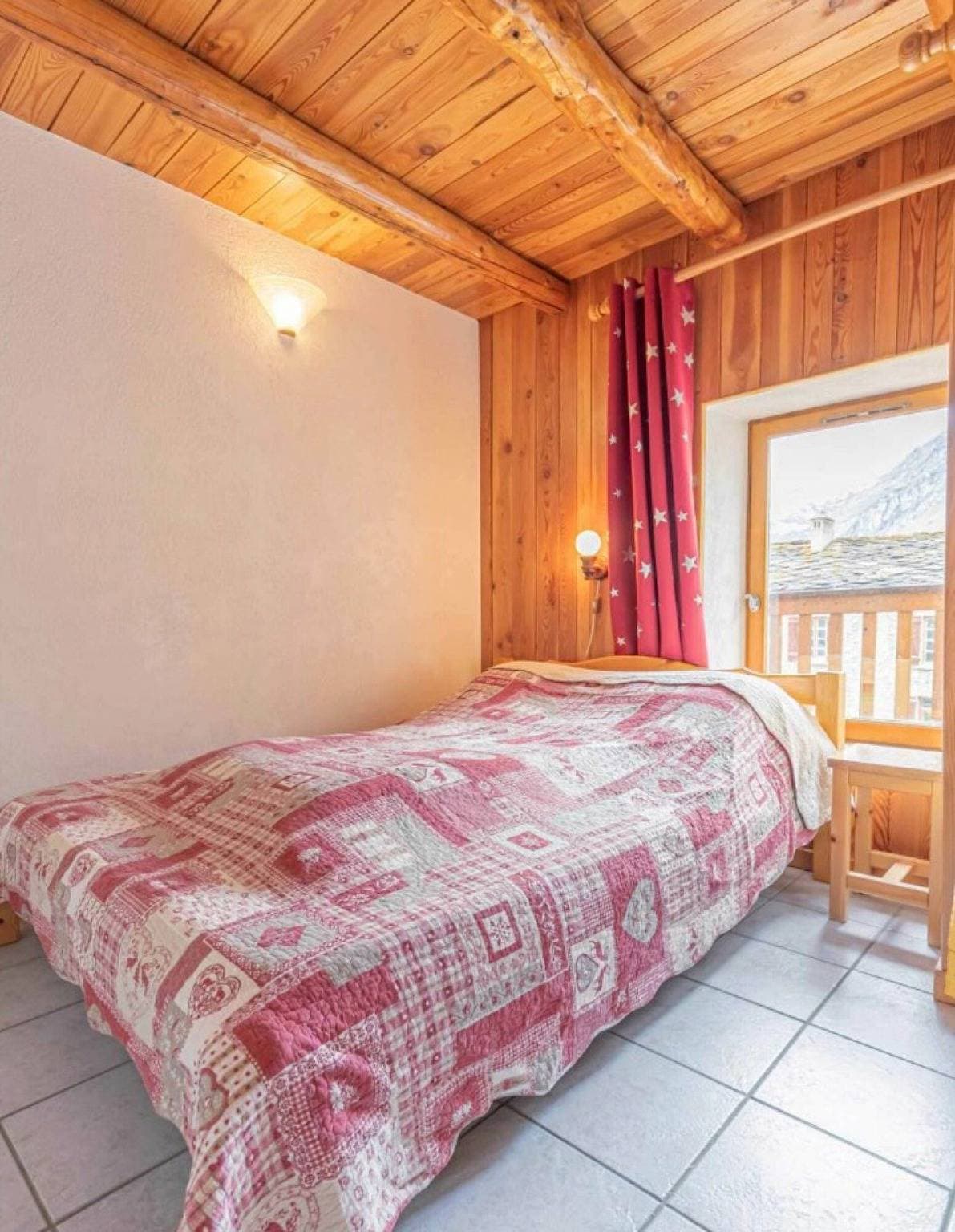 Foto 13 von 21: Chalet „Vernès Le Chamois“ mit Bergblick, Gemeinschaftsgarten und WLAN