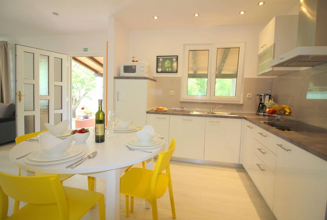 Foto 8 von 35: Besonderes Apartment mit Pool, Babybett, Garten, Grill, Kinderspielplatz, Parkplatz