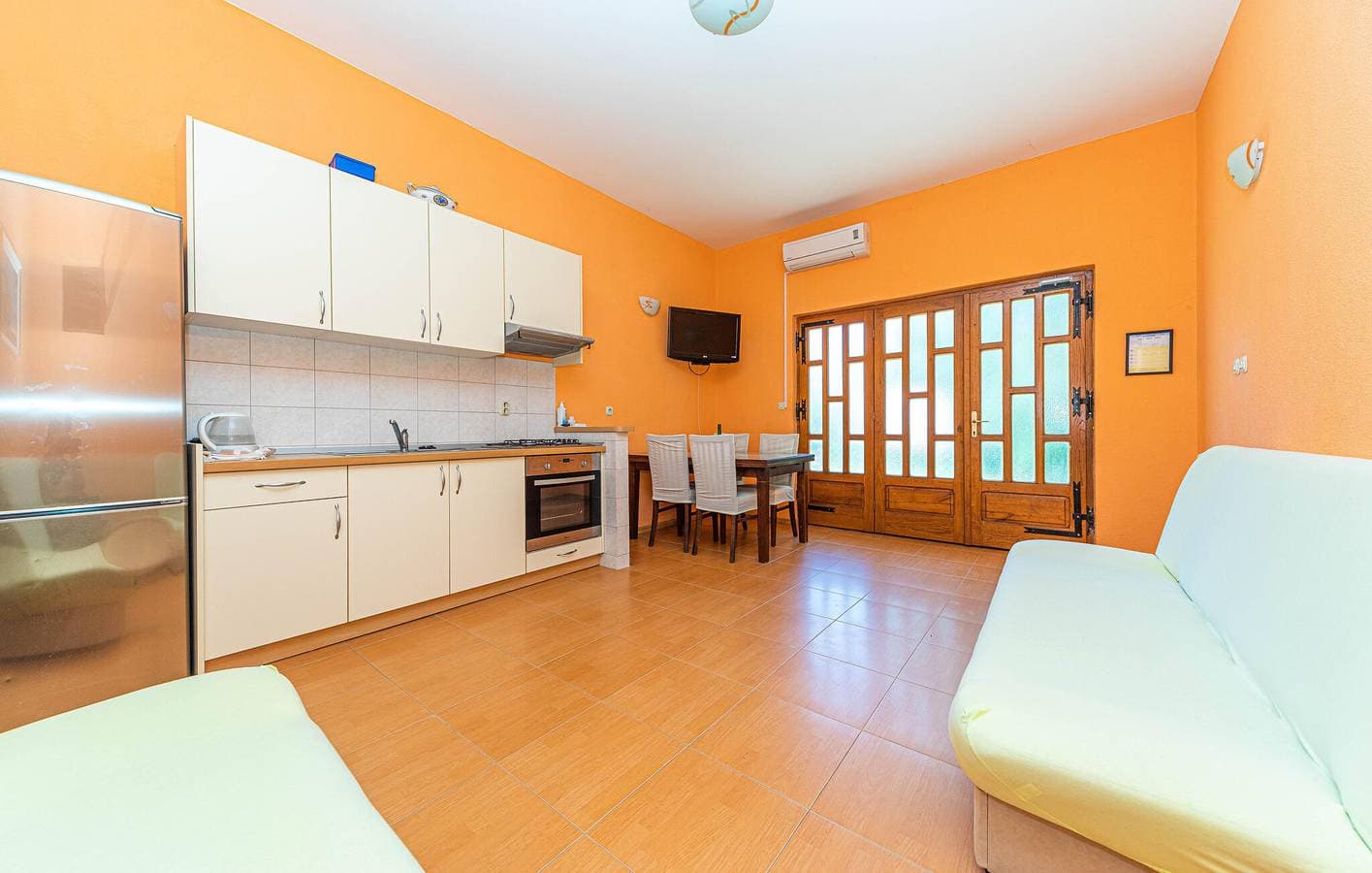 Foto 3 von 22: Ferienwohnung mit Panoramablick in Makarska – in Küstennähe und mit guter Gastronomie
