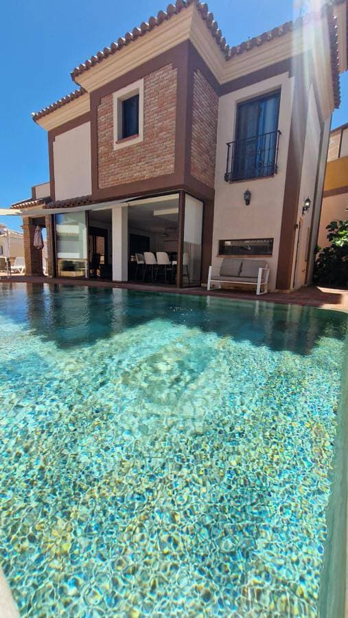 Villa Deluxe Nerja SilHouse 1