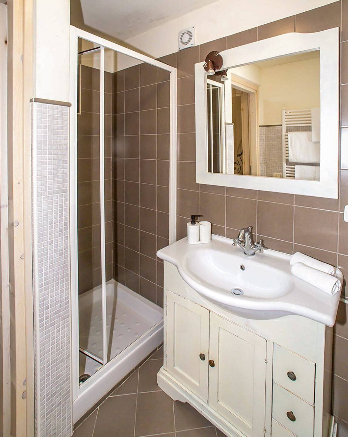 Foto 9 von 39: Borgo Erbiola Margherita Rustico-Ferienwohnung mit Pool