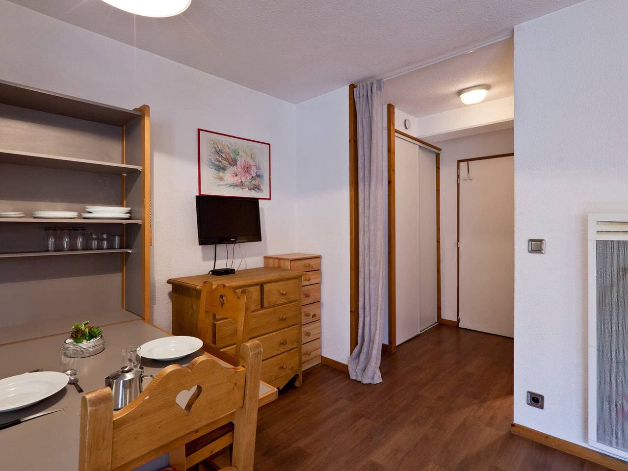 Foto 11 von 23: Gemütliches Studio mit Balkon und WiFi in Brides
