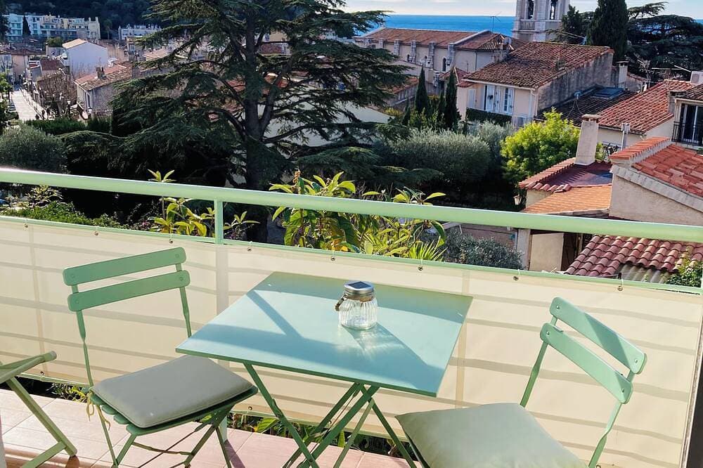 T3 through, ideally located, comfort, quiet, breathtaking view of Cassis 1