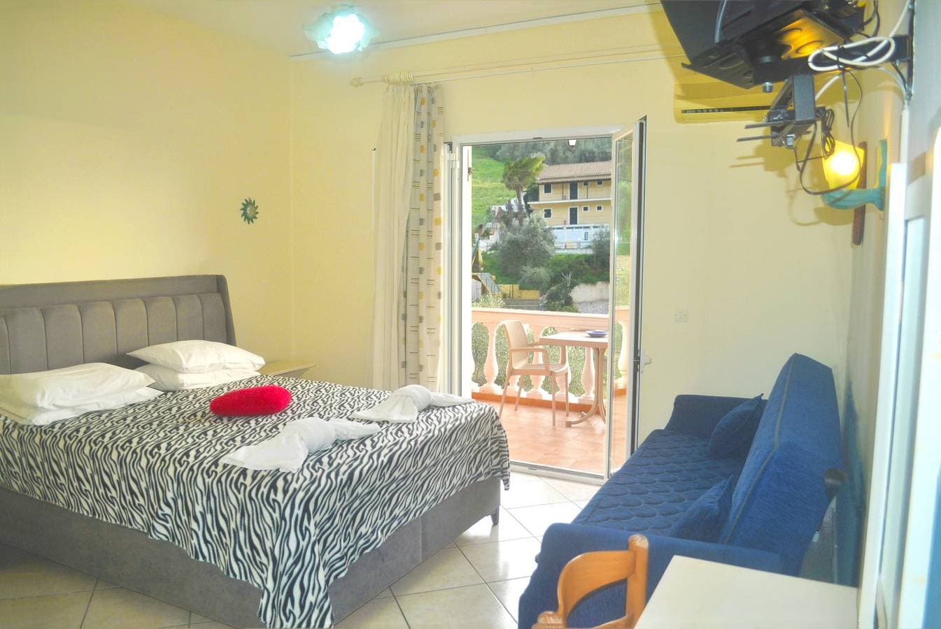 Foto 10 von 15: Ferienhaus Letta am Sandstrand von Agios Gordios in sehr ruhiger Lage