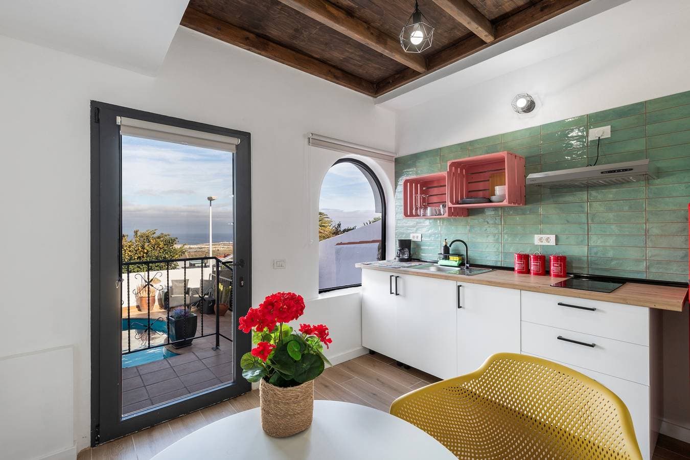 Foto 3 von 23: Ferienhaus 'Loft Limami' mit Meerblick, WLAN und Klimaanlage