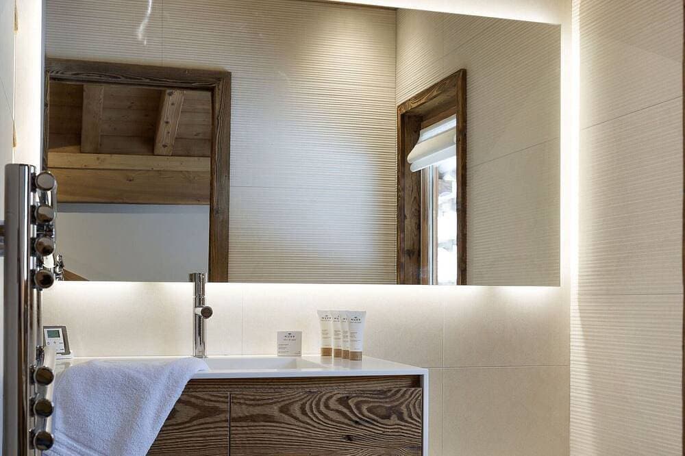 Foto 4 von 17: Wunderschöne moderne Wohnung in Courchevel 1850, 3 Schlafzimmer, Sauna, Parkplatz