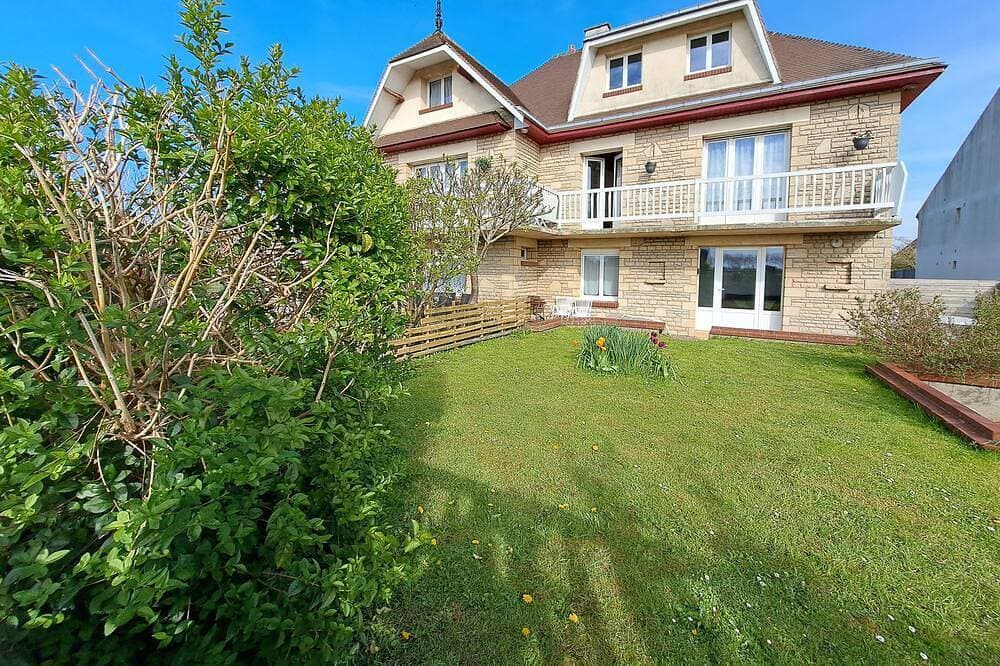 Ruhig, Garten, 2 Schlafzimmer, 350 m zum Strand, nahe Geschäfte. 1