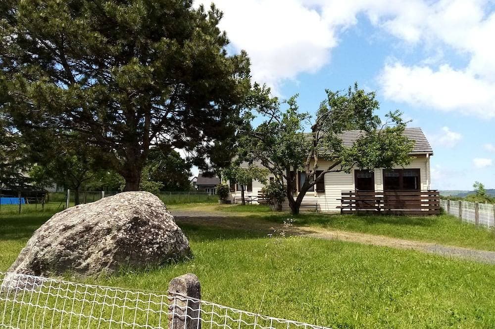 Chalet Neu, grüner Ort, Natur, Ruhe, in Auvergne, Massive von Sancy gesehen 1