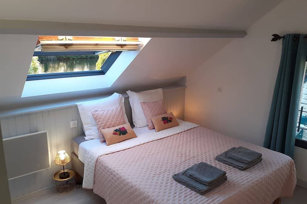 Foto 2 von 11: Exceptional view and direct access to the Mayenne opposite the towpath